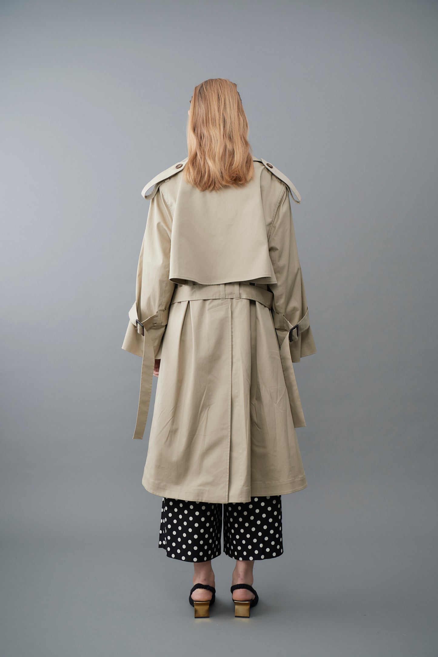 Random dot buttons Trench coat/BE