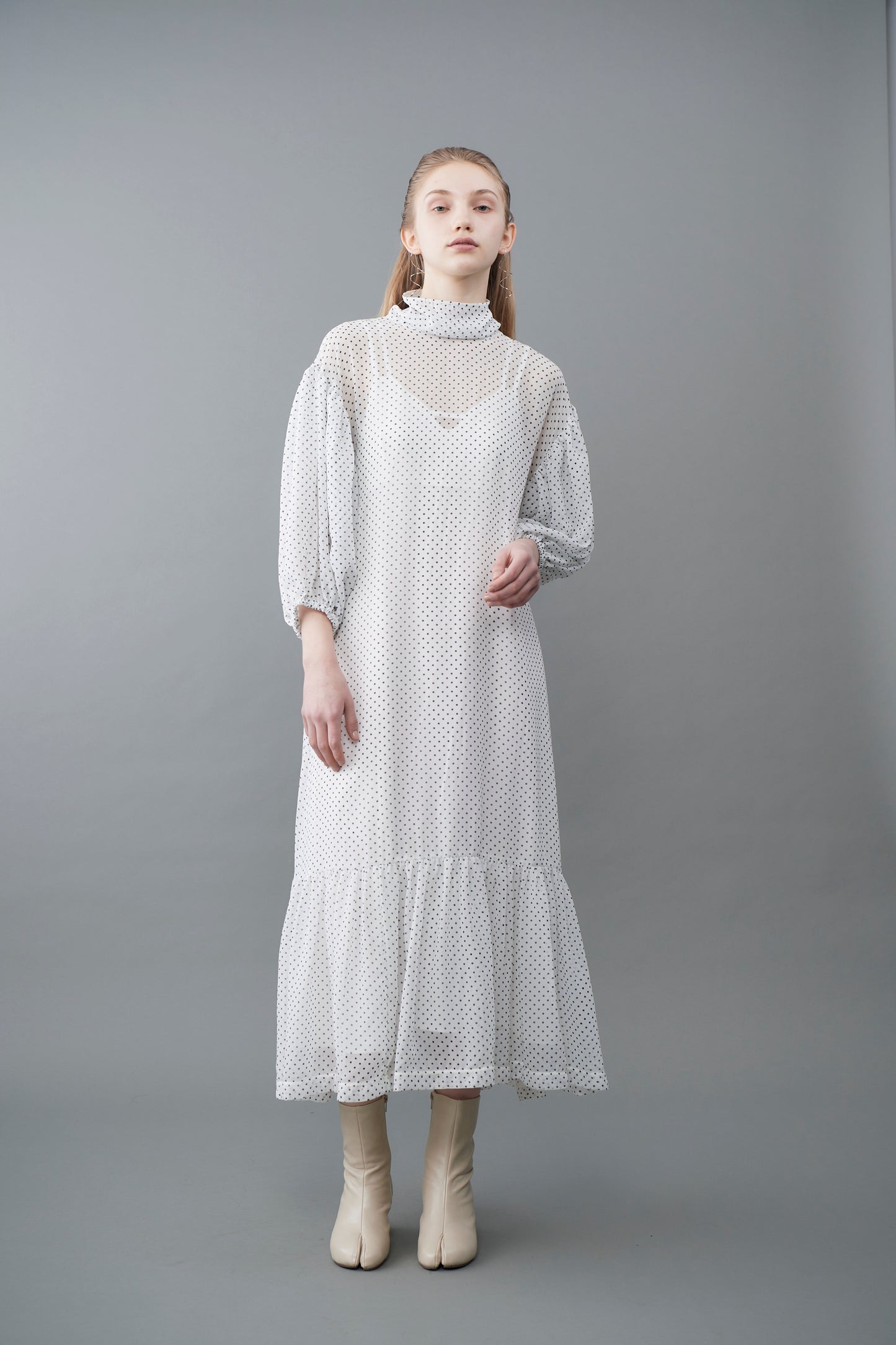 φ0.1 inch dots Layerd Ballon Sleeve Dress WHITE