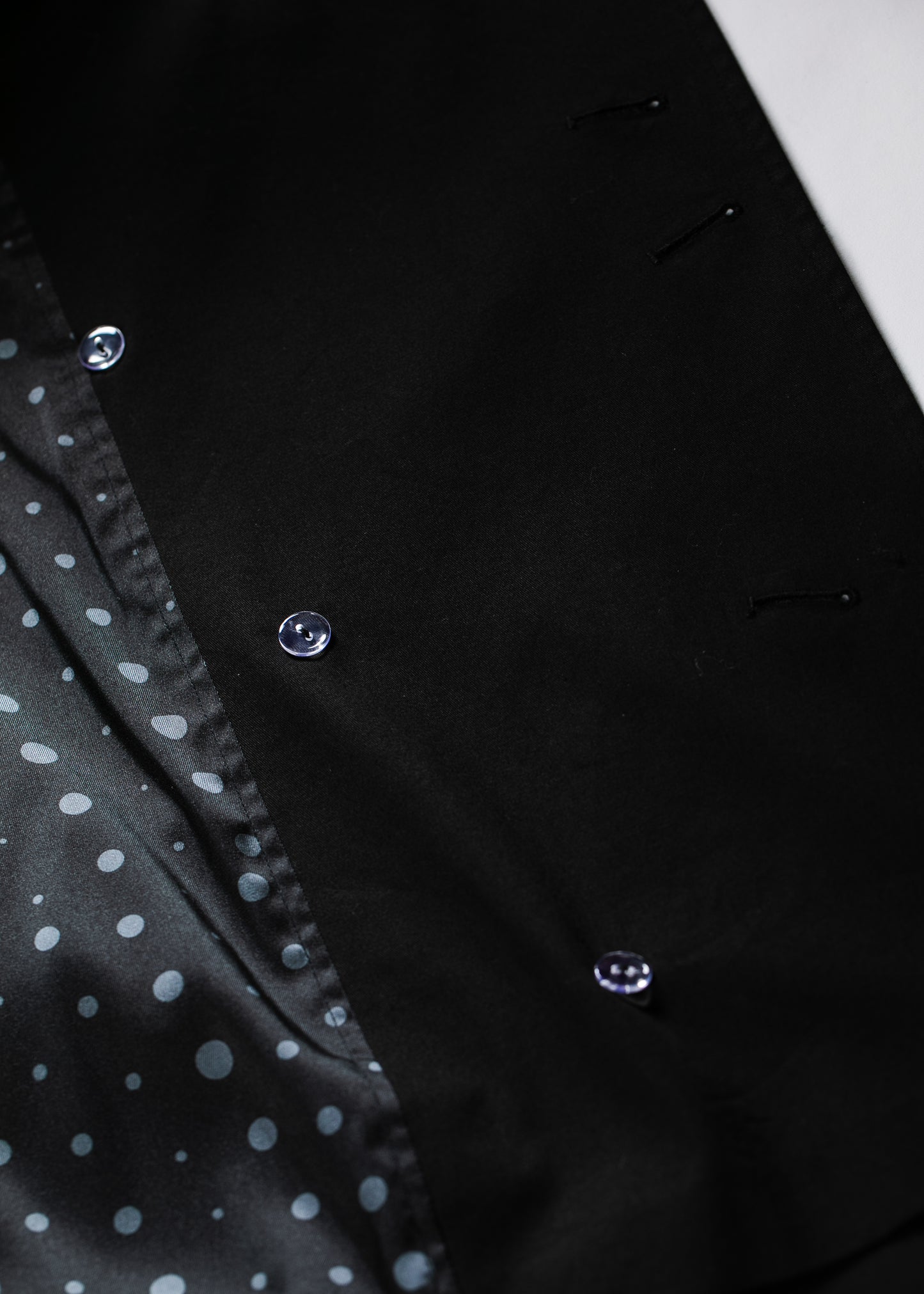 Random dot buttons Trench coat/BLK