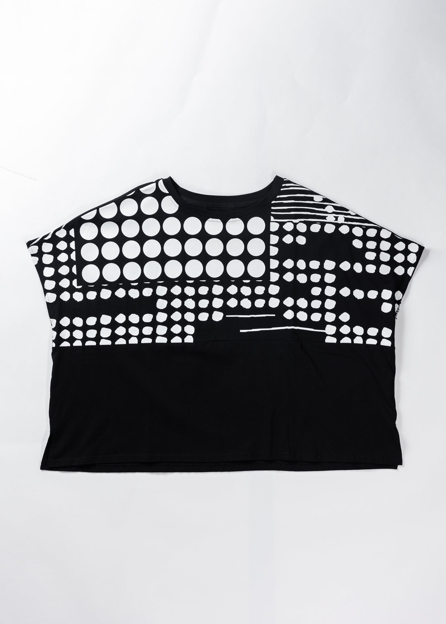 Dot Printed T-Shirt-Blak