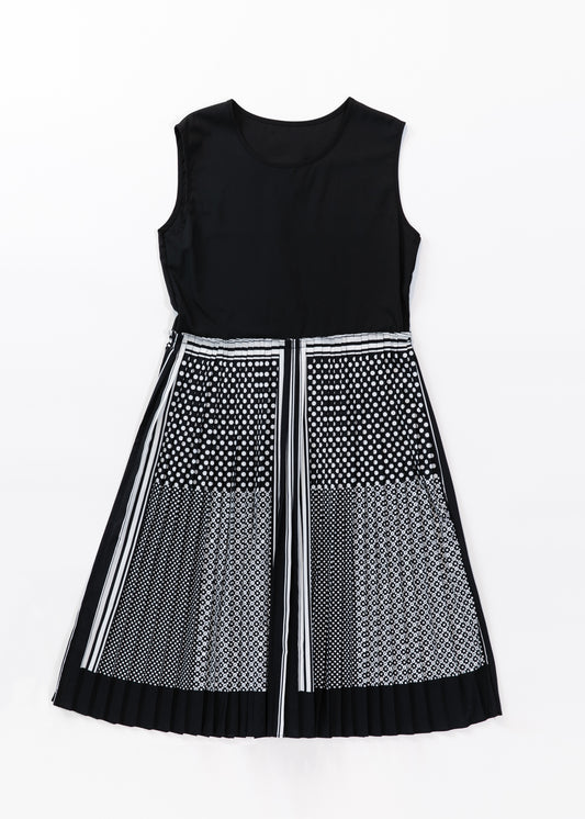 Pintuck pleated dress with different dots design