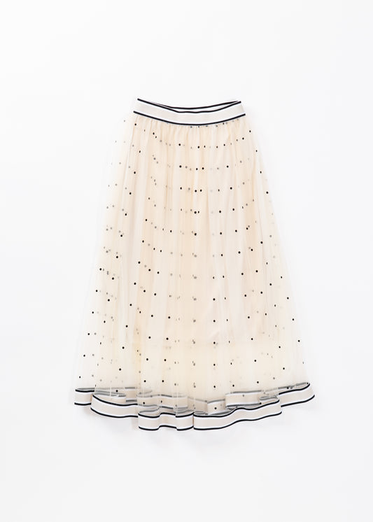 Tulle skirt with line on hem